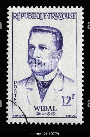 Le timbre imprimé en France montre Widal Fernand (1862-1929), vers 1958 Banque D'Images