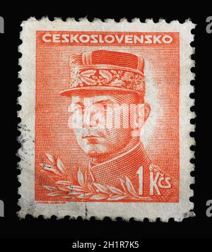 Timbre imprimé en Tchécoslovaquie montre le général Milan Stefanik, politicien slovaque, diplomate et astronome, vers 1947 Banque D'Images