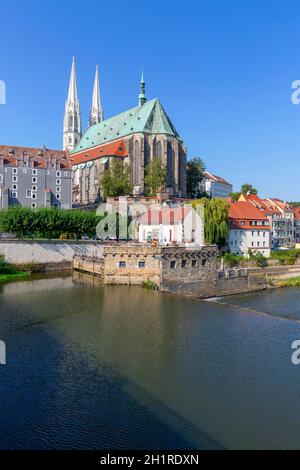 Goerlitz, Allemagne - 22 septembre 2020 : Peterskirche luthérien (église Saint-Pierre-et-Paul) sur la rivière Lusatien Neisse, frontière entre la Pologne et le germe Banque D'Images