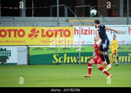 Kopfball, Kopfbalduell vs Jonathan Schmid (Freiburg) und Niko Gießelmann (FC Union Berlin), 1.FBL: 20-21: 22.Sptg.SC Freiburg - Union Berlin DFL Banque D'Images