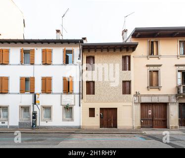 Udine, Italie. 3 mars 2021. Vue extérieure de la maison de naissance de la photographe Tina Modotti dans le centre-ville Banque D'Images