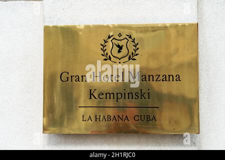 La Havane Cuba. 25 novembre 2020 : plaque métallique à l'extérieur du Gran Hotel Manana Kempinski Banque D'Images