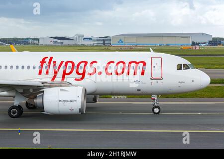 Amsterdam, pays-Bas - 21 mai 2021 : avion Airbus A320neo de Pegasus Airlines à l'aéroport d'Amsterdam Schiphol (AMS) aux pays-Bas. Banque D'Images