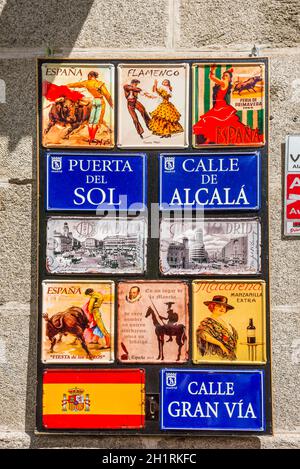 Madrid, Espagne - 22 mai 2014 : vintage retro artistique vieille rue typique de signer à Madrid, Espagne. Monument de l'architecture et de Madrid. Banque D'Images