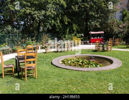 Paris - jardins dédié à Auguste Renoir entourent le musée de Montmartre Banque D'Images