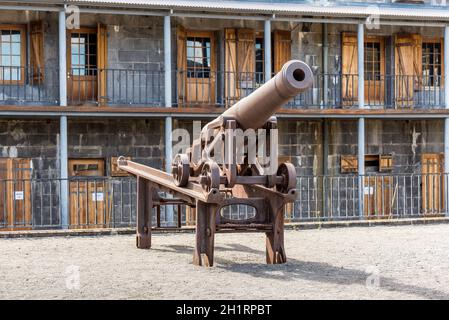 Port Louis, Maurice - le 25 décembre 2015 : Old cannon dans la cour du fort Adélaïde à Port Louis, à Maurice. Banque D'Images