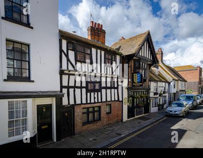 2015 mai, Hastings, East Sussex, Royaume-Uni - vue sur les armes de Cinque ports public House dans la vieille ville, Hastings, East Sussex, Royaume-Uni Banque D'Images