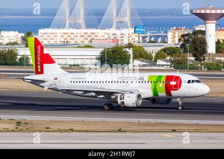 Lisbonne, Portugal - 24 septembre 2021 : TAP Air Portugal Airbus A319 à l'aéroport de Lisbonne (LIS) au Portugal. Banque D'Images