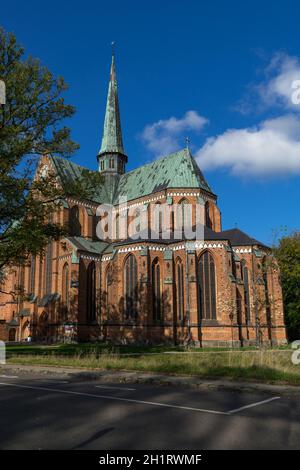 Vue sur l'église de l'ancien monastère cistercien de Bad Doberan à l'automne Banque D'Images