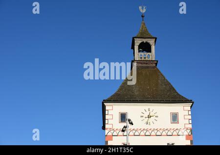 Der Stadtturm auf dem Stadtplatz in Vöcklabruck, Österreich, Europa - la tour de la ville sur la place de Voecklabruck, Autriche, Europe Banque D'Images