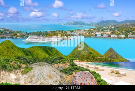 Le collage sur de belles plages à Sainte Lucie, Îles des Caraïbes Banque D'Images