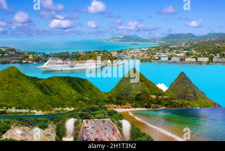 Le collage sur de belles plages à Sainte Lucie, Îles des Caraïbes Banque D'Images