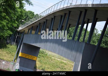 Tausendfüßler-Brücke à Oberhausen, Allemagne - Pont du millipède à Oberhausen, Allemagne Banque D'Images