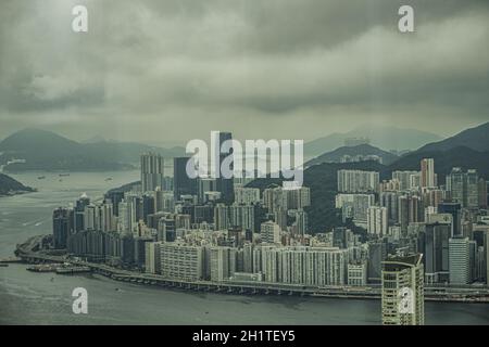 Horizon de Hong Kong visible depuis l'observatoire du Sky100. Lieu de tournage : région administrative spéciale de Hong Kong Banque D'Images