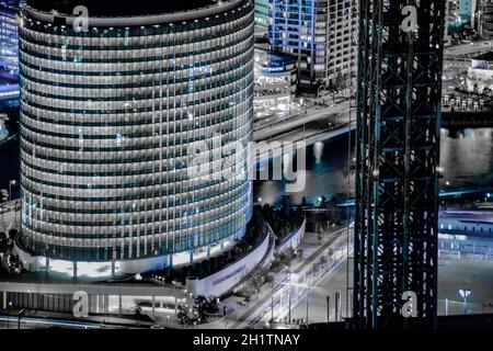 Vue de nuit de Yokohama (traitement monochrome : bleu).Lieu de tournage : préfecture de kanagawa, ville de Yokohama Banque D'Images