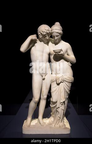 Milan, ITALIE - juin 2020. Le chef-d'œuvre de Bertel Thorvaldsen, Cupid et psyché (Amore e Psiche, 1861), symbole de l'amour éternel. Banque D'Images