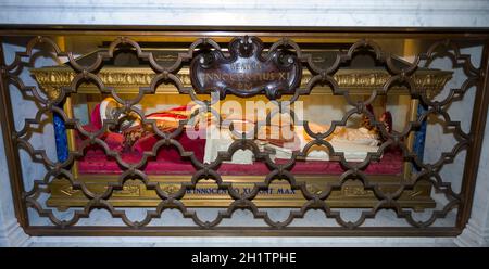 Le corps de XI innocent dans son ancien emplacement à la chapelle Saint-Sébastien dans la basilique Saint-Pierre.Vatican.Italie Banque D'Images
