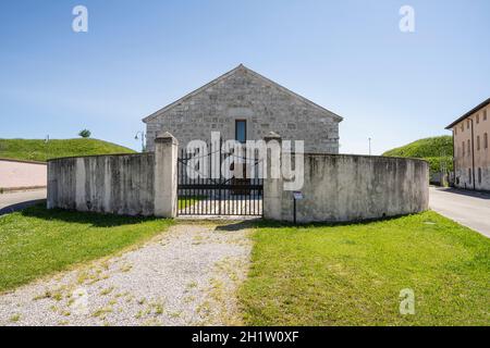 Palmanova, Italie. 18 mai 2021. L'ancien bâtiment du magazine de poudre napoléonienne Garzoni Banque D'Images