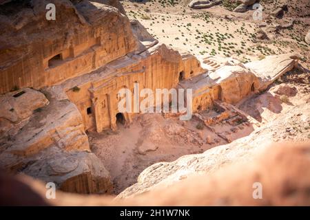 Vue sur le tombeau de la Renaissance à Petra Jordan, sur le sentier High place of sacrifice.Vue d'en haut, vallée en bas.Voyage et Tourisme à Jor Banque D'Images