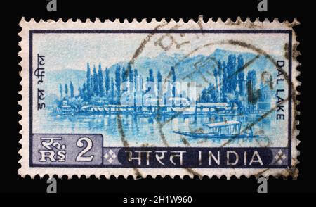 Le timbre imprimé en Inde montre le lac Dal au Cachemire, vers 1967 Banque D'Images