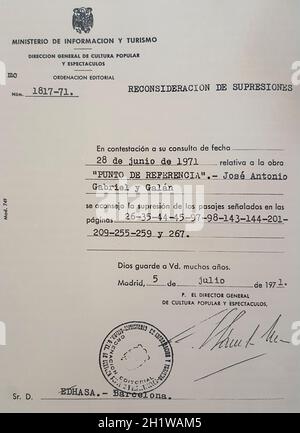 Certificat de censeur franquiste envoyé au poète Gabriel y Galan. Pendant la dictature de franco, toutes les activités culturelles étaient soumises à la censure Banque D'Images
