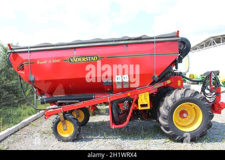 Kiev, Ukraine - 16 juin 2020 : le chercheur Vaderstad RAPID 400 C à Kiev, Ukraine - 16 juin 2020 Banque D'Images