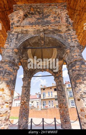 Tarnow, Pologne - 24 juillet 2021 : Synagogue Bima, plate-forme surélevée où la Torah est lue et où les prières sont conduites.C'est le seul élément conservé Banque D'Images