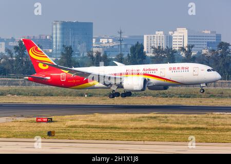 Beijing, Chine - 2 octobre 2019 : avion Dreamliner Hainan Airlines Boeing 787-8 à l'aéroport de Beijing Capital (PEK) en Chine. Boeing est un ai américain Banque D'Images