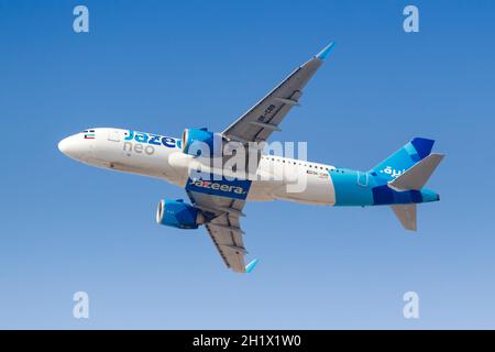 Dubaï, Émirats arabes Unis - 22 mai 2021 : avion Airbus A320neo de Jazeera Airways à l'aéroport de Dubaï (DXB) aux Émirats arabes Unis. Banque D'Images