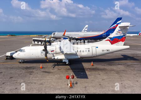 Héraklion, Grèce - 17 septembre 2018 : avion ATR 42-500 de Sky Express à l'aéroport d'Héraklion (HER) en Grèce. Banque D'Images