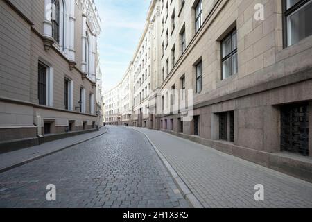 Riga, Lettonie. 22 août 2021. La façade d'un ancien bâtiment dans le centre-ville Banque D'Images