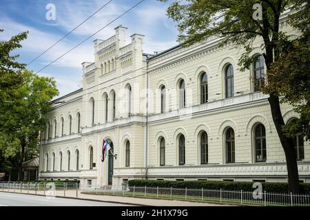 Riga, Lettonie. Août 2021. Vue extérieure du musée de l'occupation de la Lettonie bâtiment dans le centre ville Banque D'Images