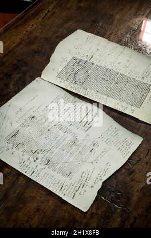 FRANCE.PARIS (16ÈME ARRONDISSEMENT).LA MAISON DE BALZAC.L'ÉTUDE DE HONORÉ DE BALZAC ET SA TABLE DE TRAVAIL Banque D'Images