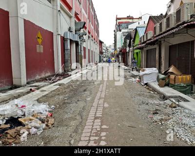 Beaucoup de rues de Garbage et de sale après le festival Saint Hari Raya Aidilfitri ramzan ramadan à Kuala Lumpur, en Malaisie Banque D'Images