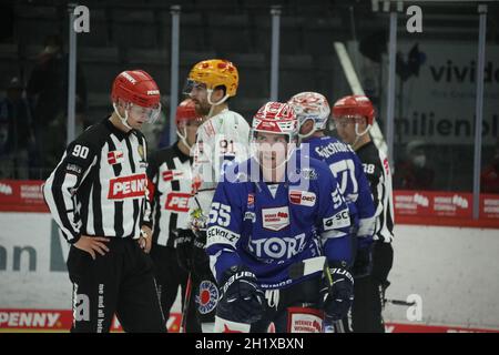 John Ramage (SERC Wild Wings) nach dem Spiel der DEL, 1.Sptg.: SERC Wild Wings vs Fischtown Pinguins Bremerhaven Banque D'Images