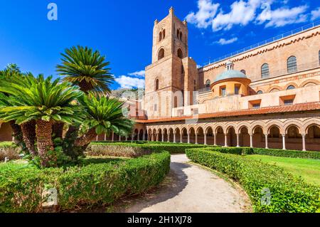 Monreale, Palerme. Cathédrale normande-byzantine en Sicile, Italie surplombant la ville de Palerme. Banque D'Images