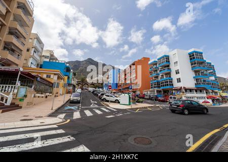 BAJAMAR, ÎLES CANARIES, TÉNÉRIFE - 06 JUILLET 2021 : petite ville touristique dans le nord de Ténérife, sur la côte atlantique. Banque D'Images
