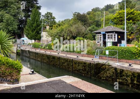 Écluse de Marsh sur la Tamise à Henley-on-Thames dans l'Oxfordshire, en Angleterre. Banque D'Images