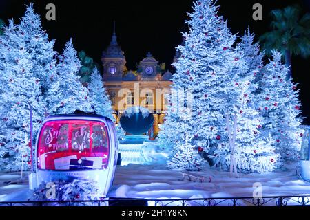 PRINCIPAUTÉ DE MONACO.PLACE DU CASINO.LUMIÈRES DE NOËL Banque D'Images