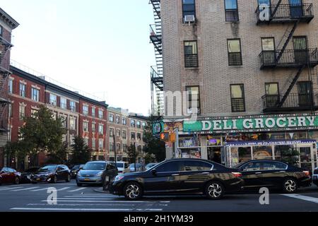 Général Colin Powell enfance Bronx Neighborhood, New York, NY Etats-Unis Banque D'Images