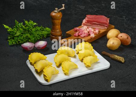Boulettes congelées avec bacon et pommes de terre Banque D'Images