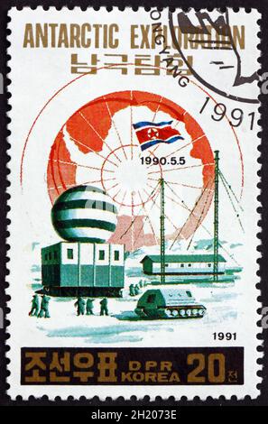 CORÉE DU NORD - VERS 1991 : un timbre imprimé en Corée du Nord montre Research Station, Antartic exploration, vers 1991 Banque D'Images