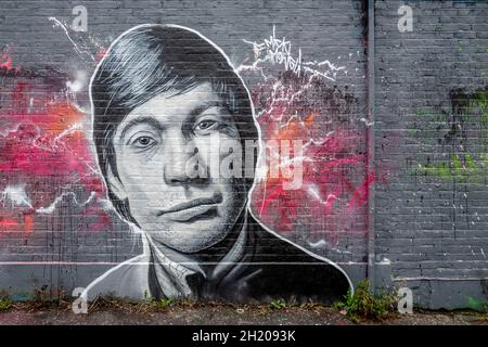 Brighton, le 19 octobre 2021: Street art à Brighton avec une image du batteur Rolling Stones Charlie Watts Banque D'Images