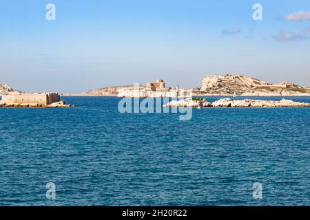 Marseille, France ; 30 mars 2011 : château IF et îles Frioul. Banque D'Images