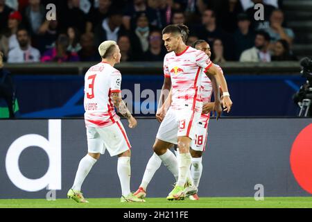 PARIS, FRANCE - 19 OCTOBRE : André Silva de RB Leipzig fête son premier but lors du match de l'UEFA Champions League entre Paris Saint-Germain et RB Leipzig au Parc des Princes le 19 octobre 2021 à Paris, France (photo de Herman Dingler/Orange Pictures) Banque D'Images