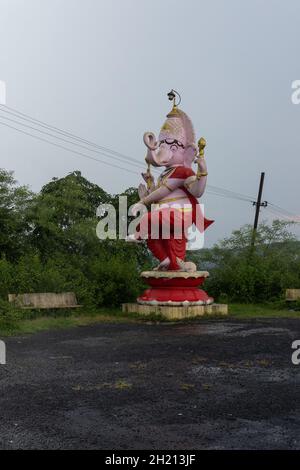 Statue massive de Ganesha au temple Shankar Parvati, Ponda, Goa Banque D'Images