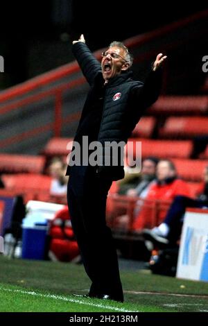 Londres, Royaume-Uni.19 octobre 2021.Nigel Adkins, responsable du sport de Charlton, réagit pendant le match.EFL Skybet football League One Match, Charlton Athletic v Accrington Stanley à la Valley à Londres le mardi 19 octobre 2021. Cette image ne peut être utilisée qu'à des fins éditoriales.Utilisation éditoriale uniquement, licence requise pour une utilisation commerciale.Aucune utilisation dans les Paris, les jeux ou les publications d'un seul club/ligue/joueur. photo par Steffan Bowen/Andrew Orchard sports photographie/Alay Live news crédit: Andrew Orchard sports photographie/Alay Live News Banque D'Images