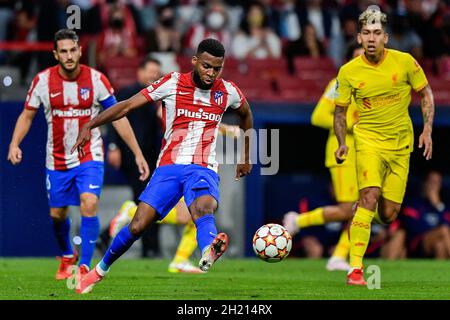 MADRID, ESPAGNE - OCTOBRE 19 : Geoffrey Kondogbia du Club Atletico de Madrid pendant le match de la Ligue des champions de l'UEFA entre le Club Atletico de Madrid et le FC Liverpool à l'Estadio Metropolitano le 19 octobre 2021 à Madrid, Espagne (photo de Pablo Morano/Orange Pictures) Banque D'Images