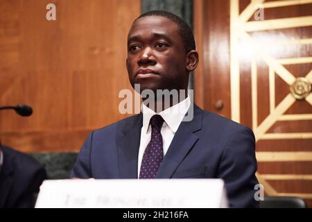 19 octobre 2021, Washington, Distric of Columbia, USA: Le secrétaire adjoint du Trésor, WALLY ADEYEMO, témoigne devant le comité sénatorial des banques, du logement et des affaires urbaines lors d'une audition sur l'examen de la politique de sanction du département du Trésor, aujourd'hui le 19 octobre 2021 au Sénat Dirksen/Capitol Hill à Washington DC, Etats-Unis.(Credit image: © Lénine Nolly/ZUMA Press Wire) Banque D'Images