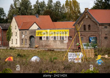 La zone d'extraction du lignite à la mine à ciel ouvert Garzweiler II, le village de Lützerath, doit être draguée, à l'exception d'une ferme, tous les bâtiments ont été construits Banque D'Images